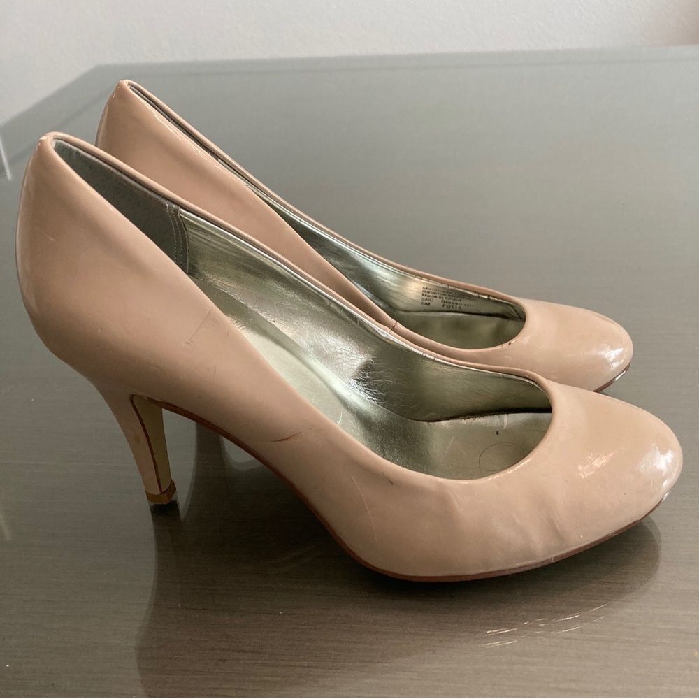 Women’s nudge tan size 5 heels shoes